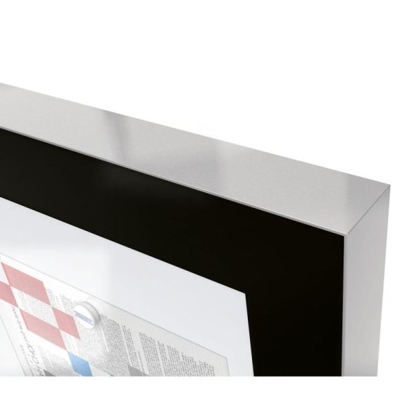 vitrine edge 54mm sur poteaux 7