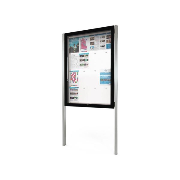 vitrine edge 80mm sur poteaux 4